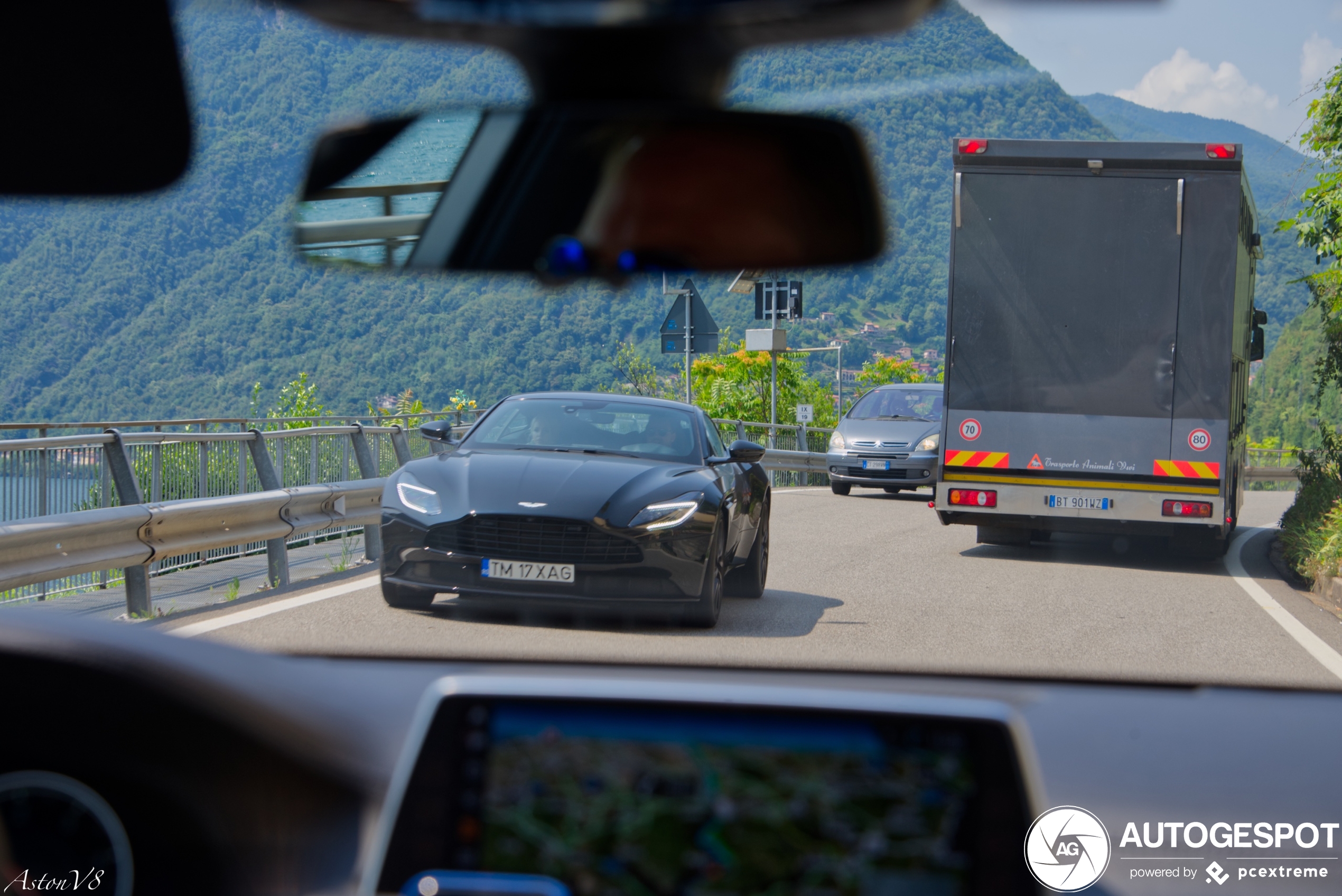 Aston Martin DB11 V8