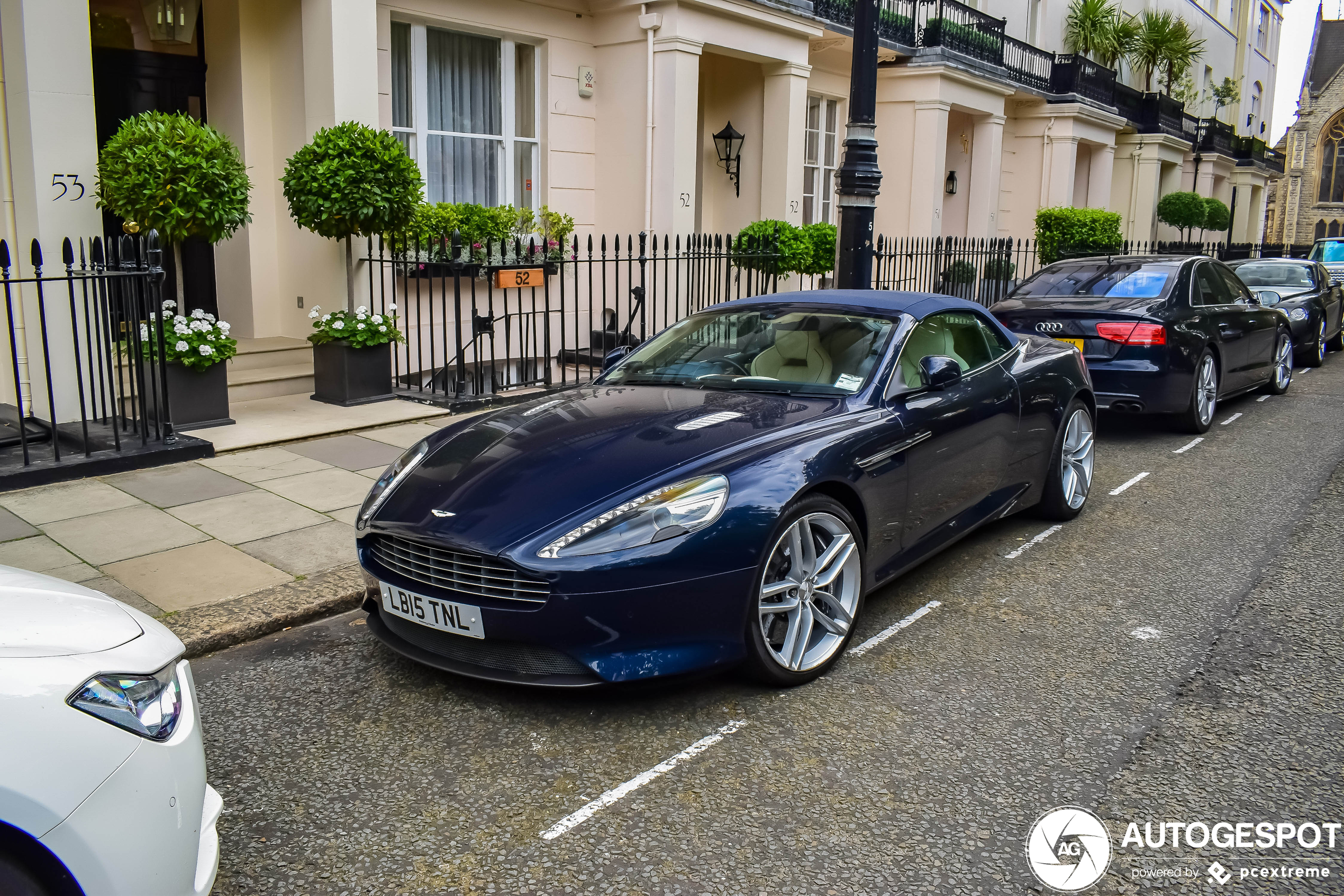 Aston Martin DB9 Volante 2013