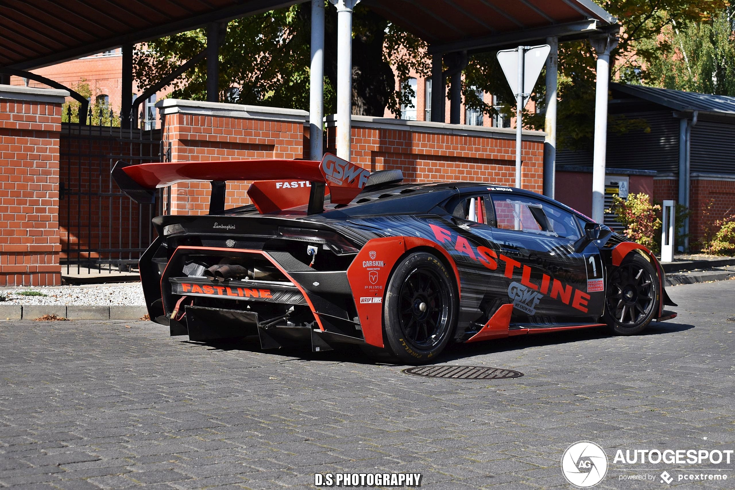 Lamborghini Huracán LP620-2 Super Trofeo EVO