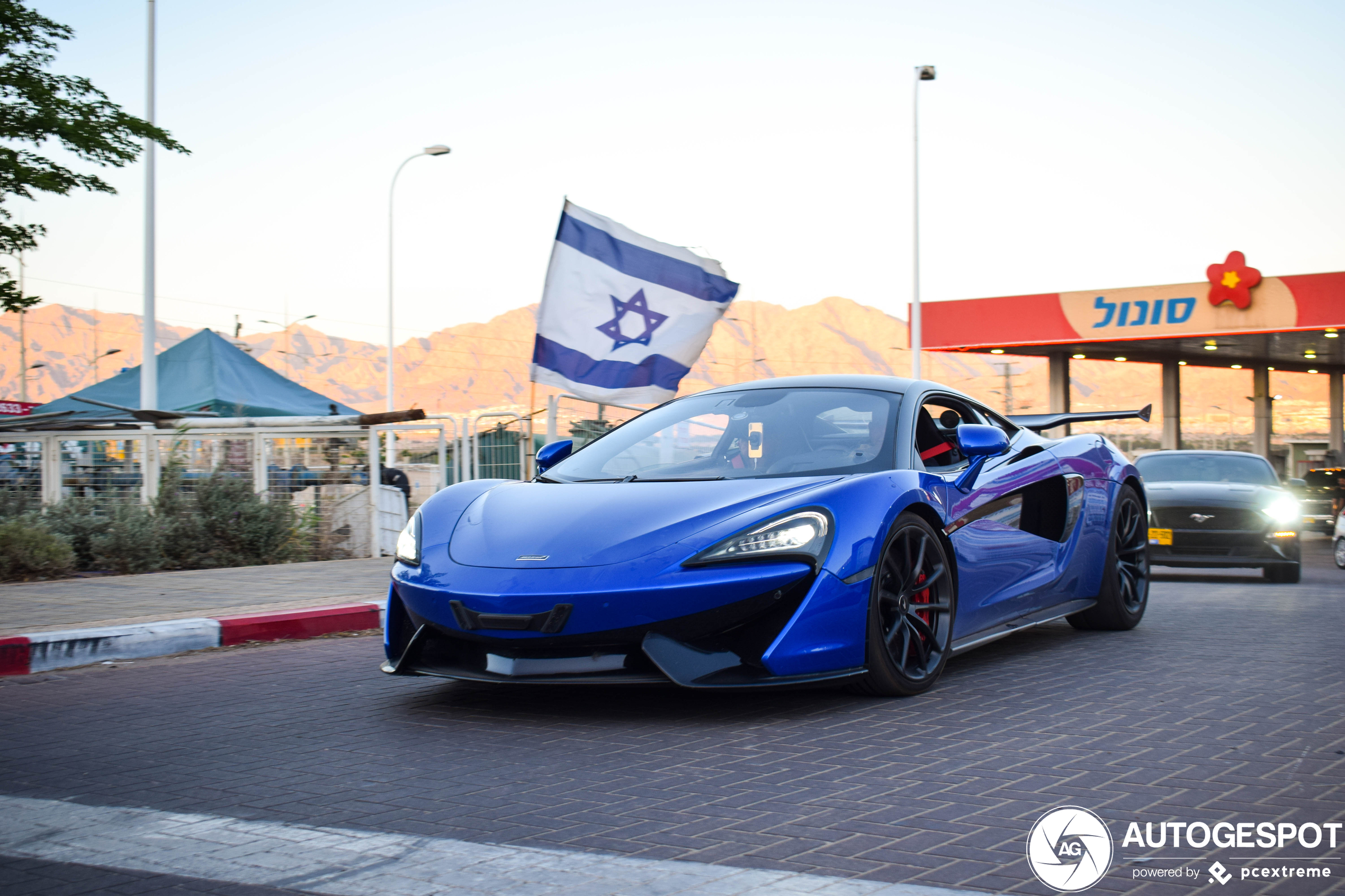 McLaren 570S