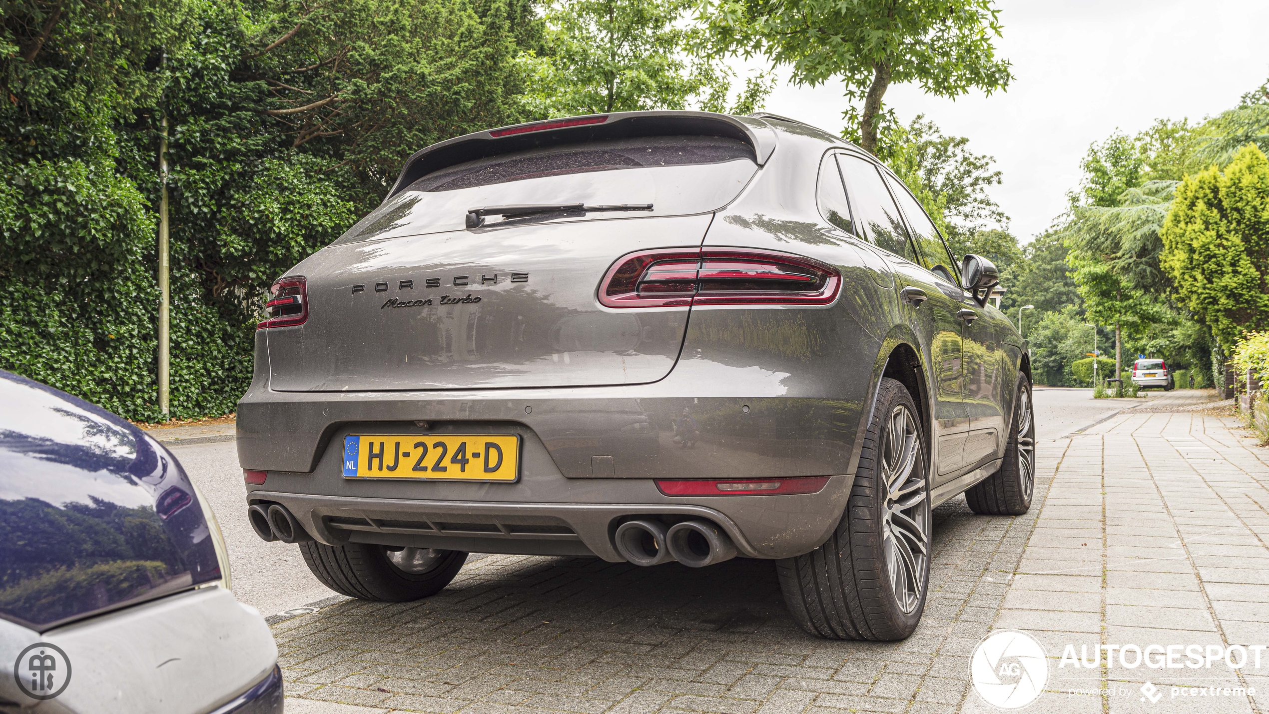 Porsche 95B Macan Turbo