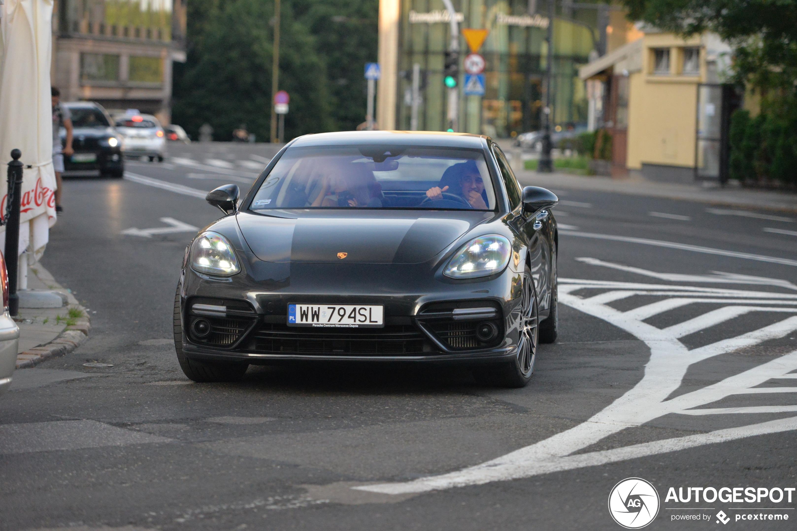 Porsche 971 Panamera Turbo