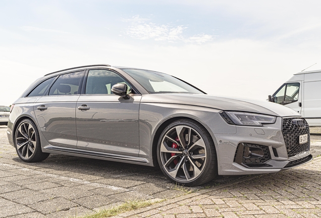 Audi RS4 Avant B9