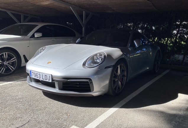 Porsche 992 Carrera 4S