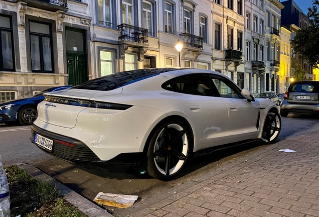 Porsche Taycan Turbo