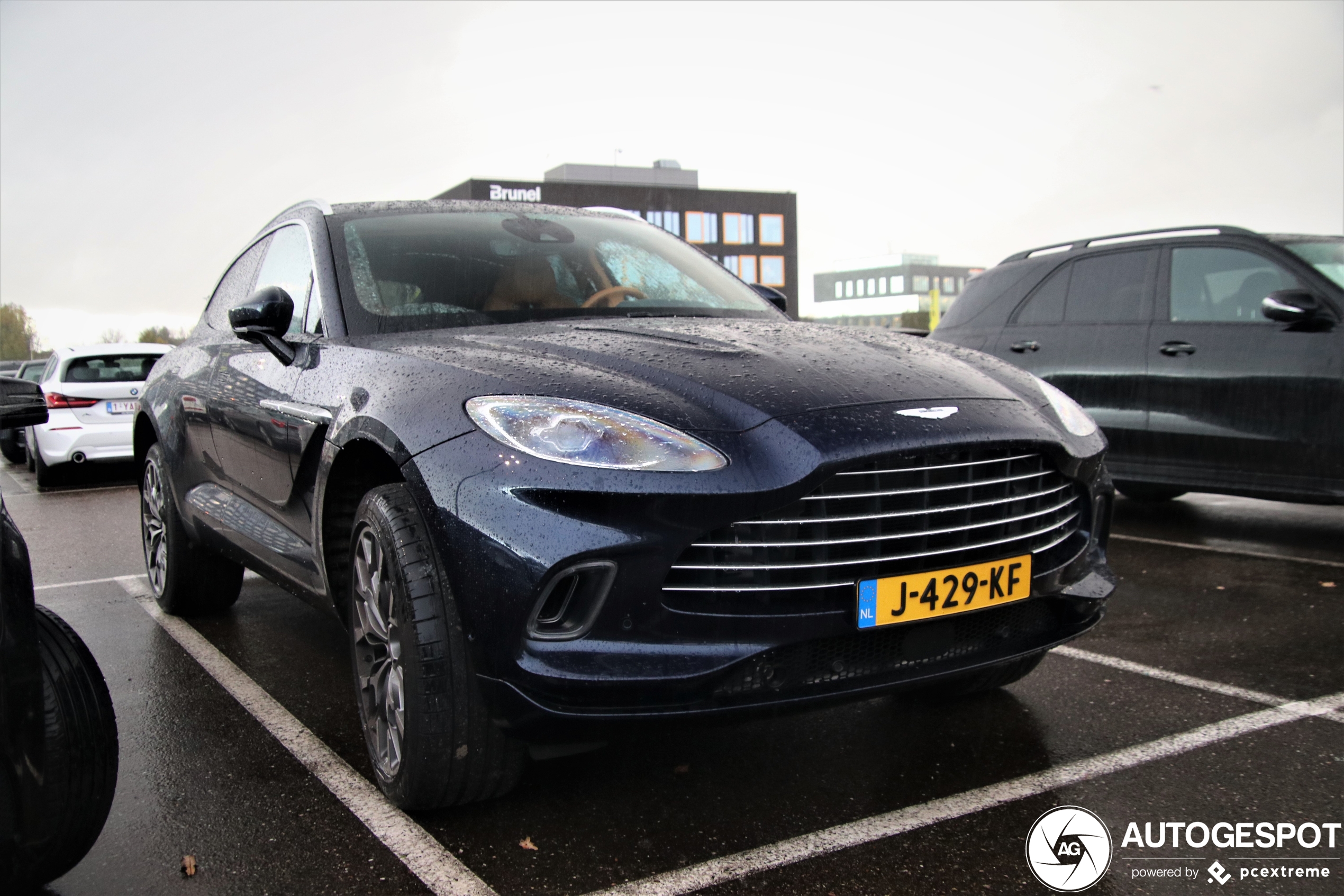 Aston Martin DBX