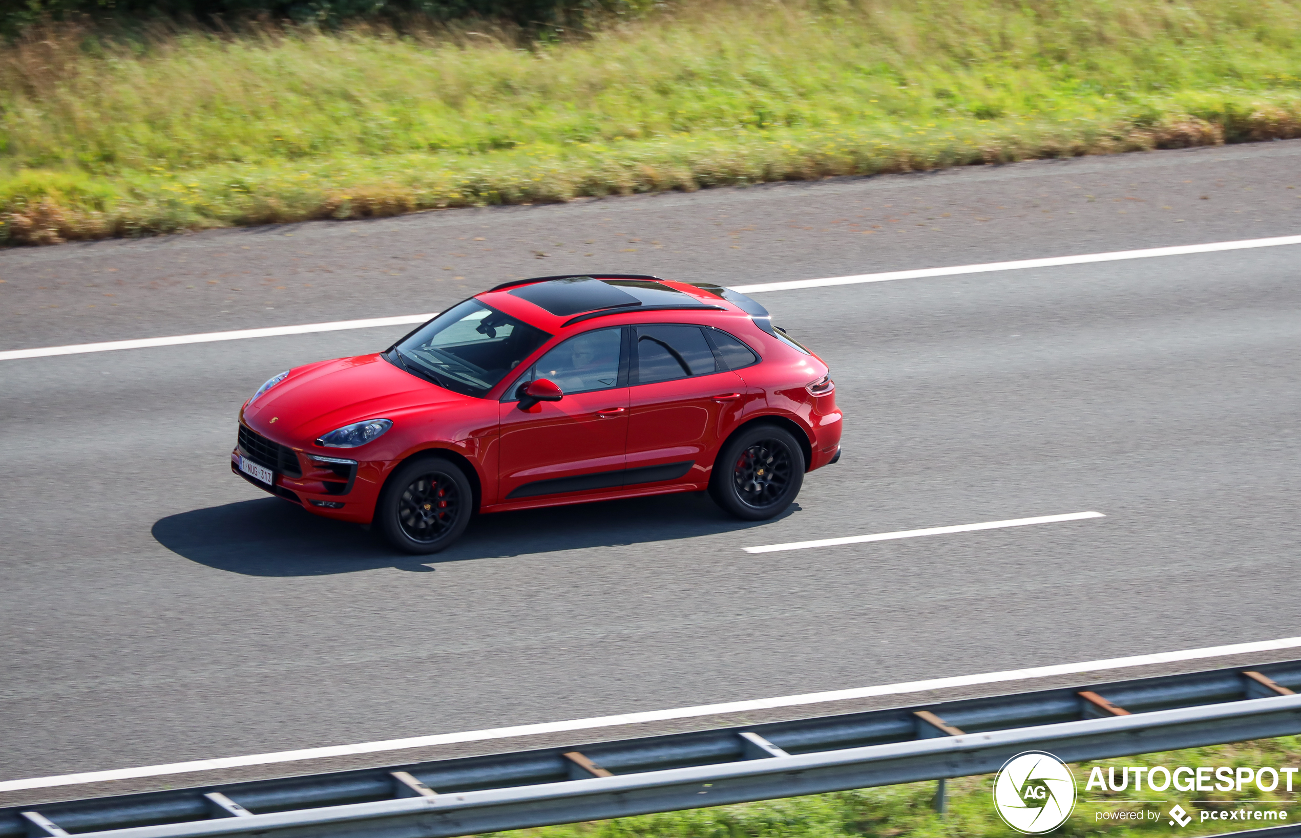 Porsche 95B Macan GTS