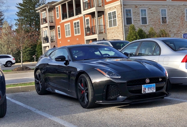 Jaguar F-TYPE SVR Coupé