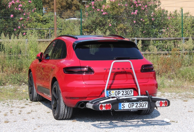 Porsche 95B Macan GTS