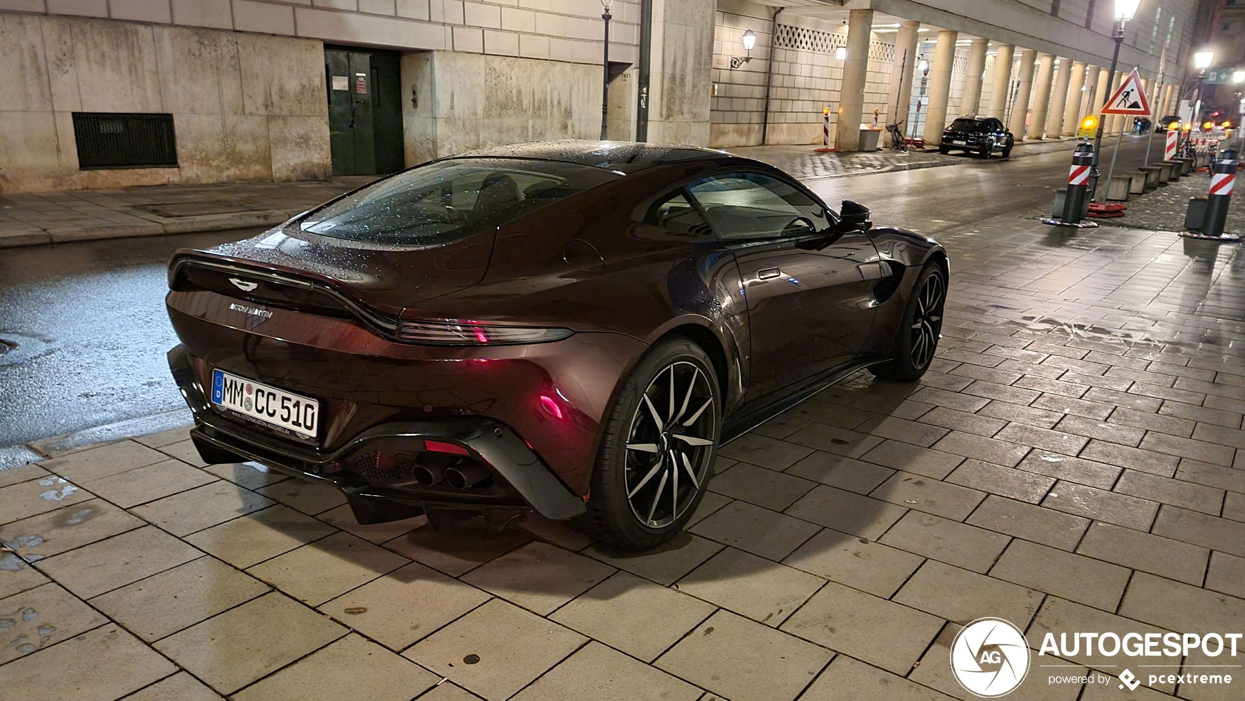 Aston Martin V8 Vantage 2018