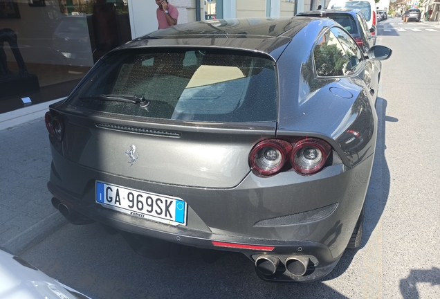 Ferrari GTC4Lusso