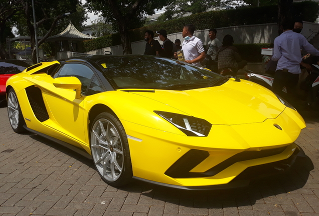 Lamborghini Aventador S LP740-4 Roadster