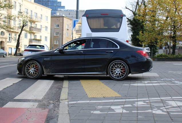 Mercedes-AMG C 63 S W205