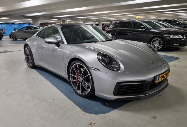 Porsche 992 Carrera 4S