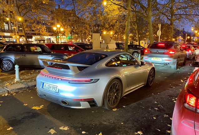 Porsche 992 Carrera 4S