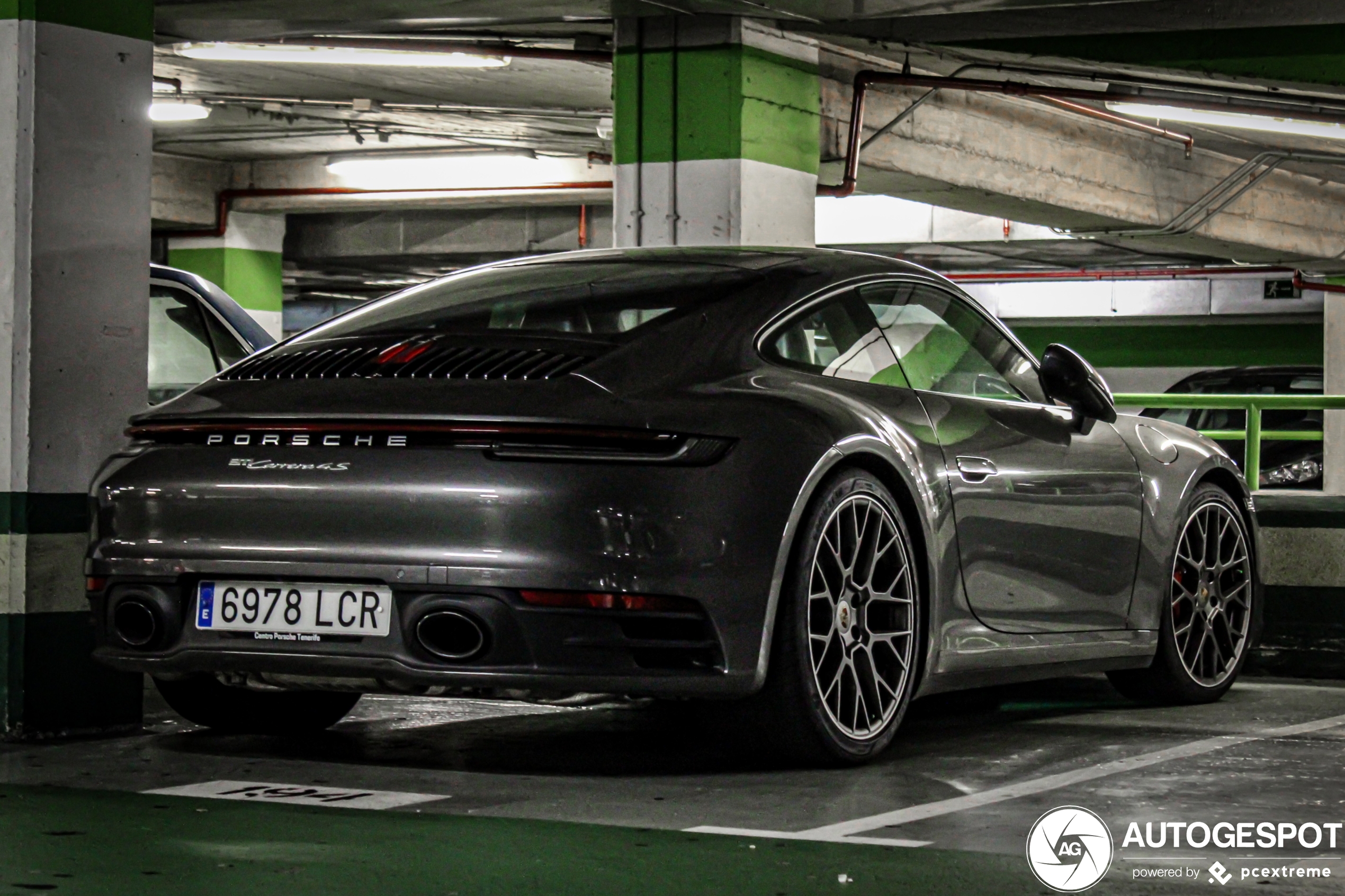 Porsche 992 Carrera 4S