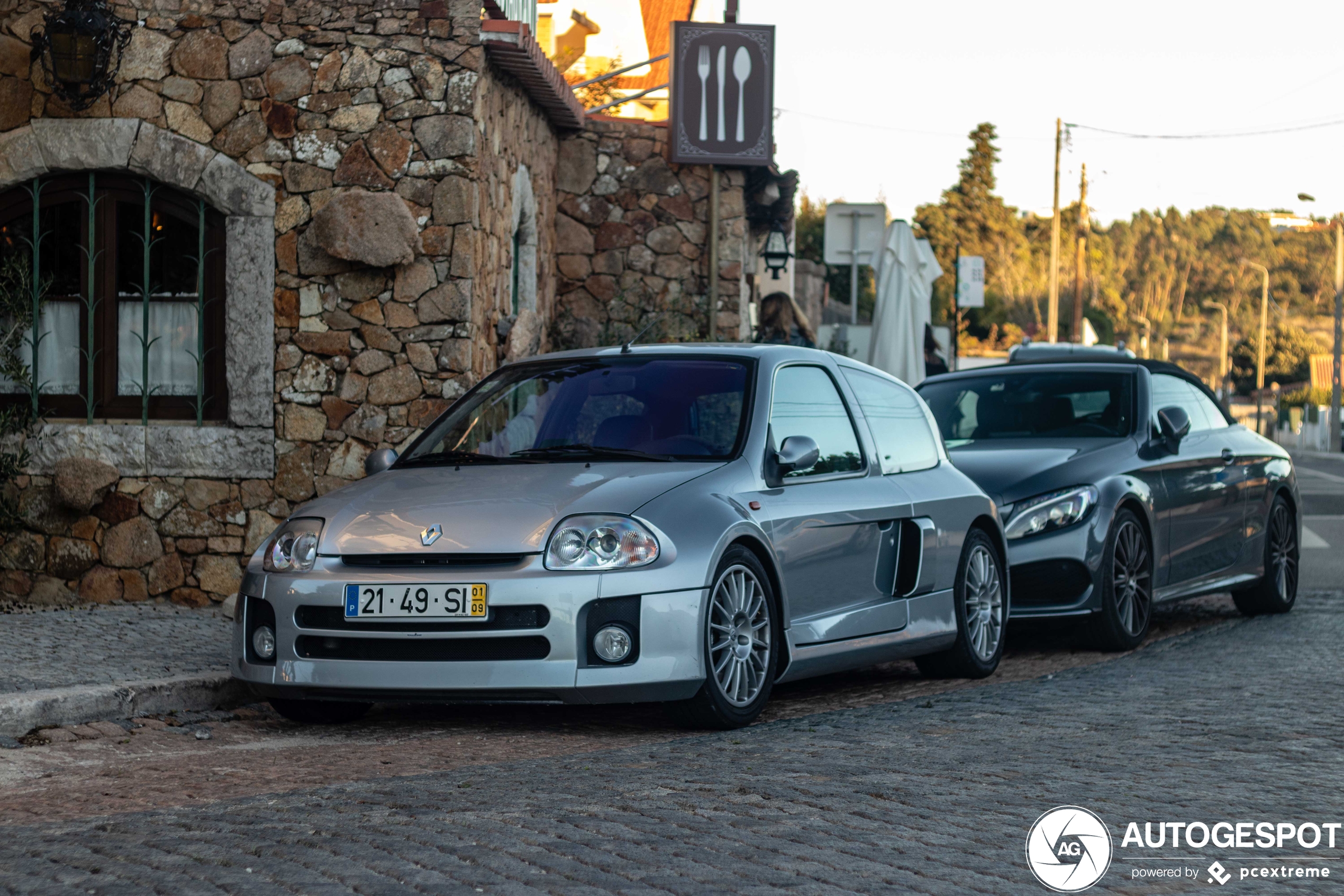 Renault Clio V6