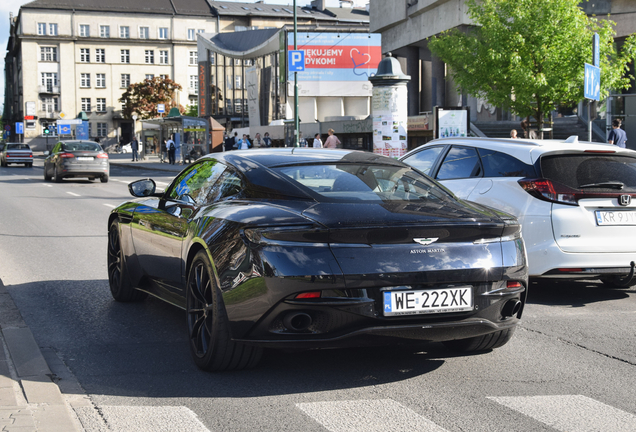 Aston Martin DB11 AMR