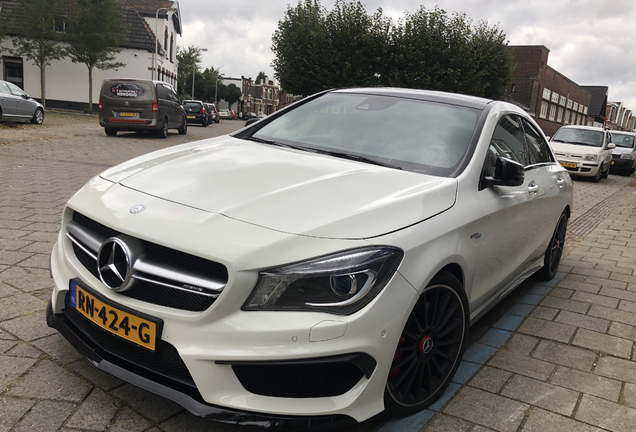 Mercedes-Benz CLA 45 AMG C117