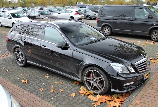 Mercedes-Benz E 63 AMG S212 V8 Biturbo