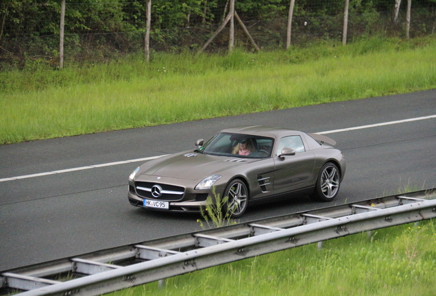 Mercedes-Benz SLS AMG