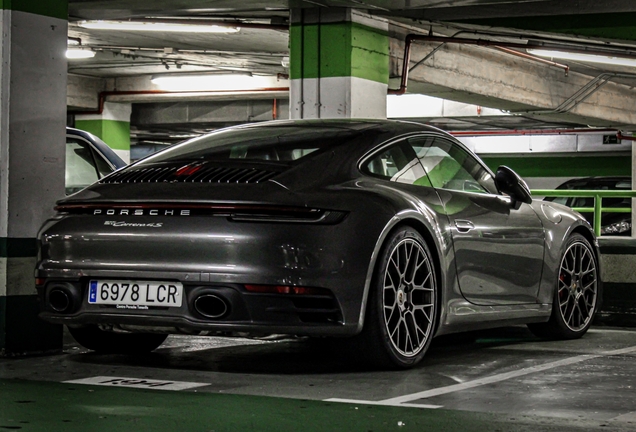 Porsche 992 Carrera 4S