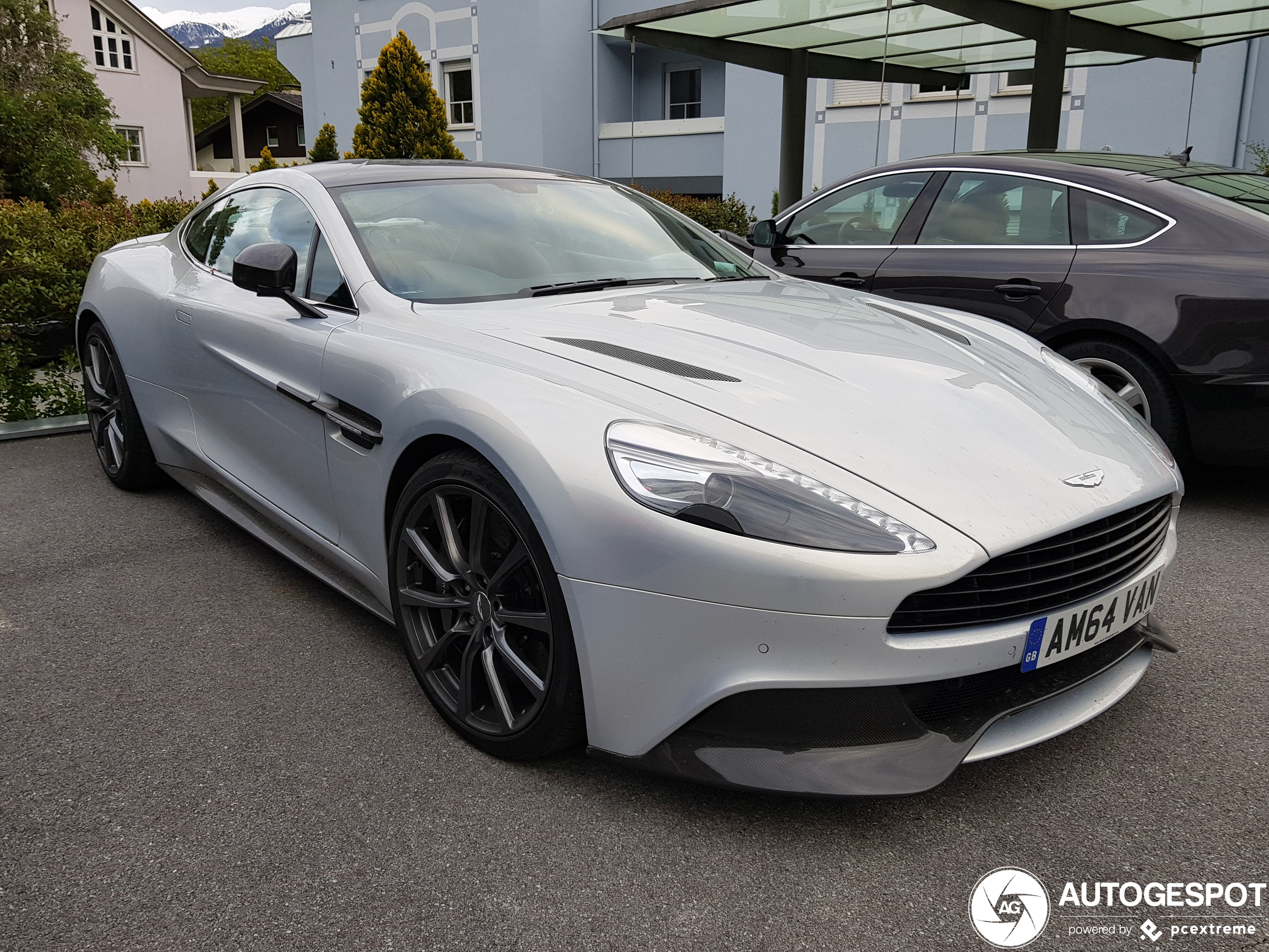 Aston Martin Vanquish 2013