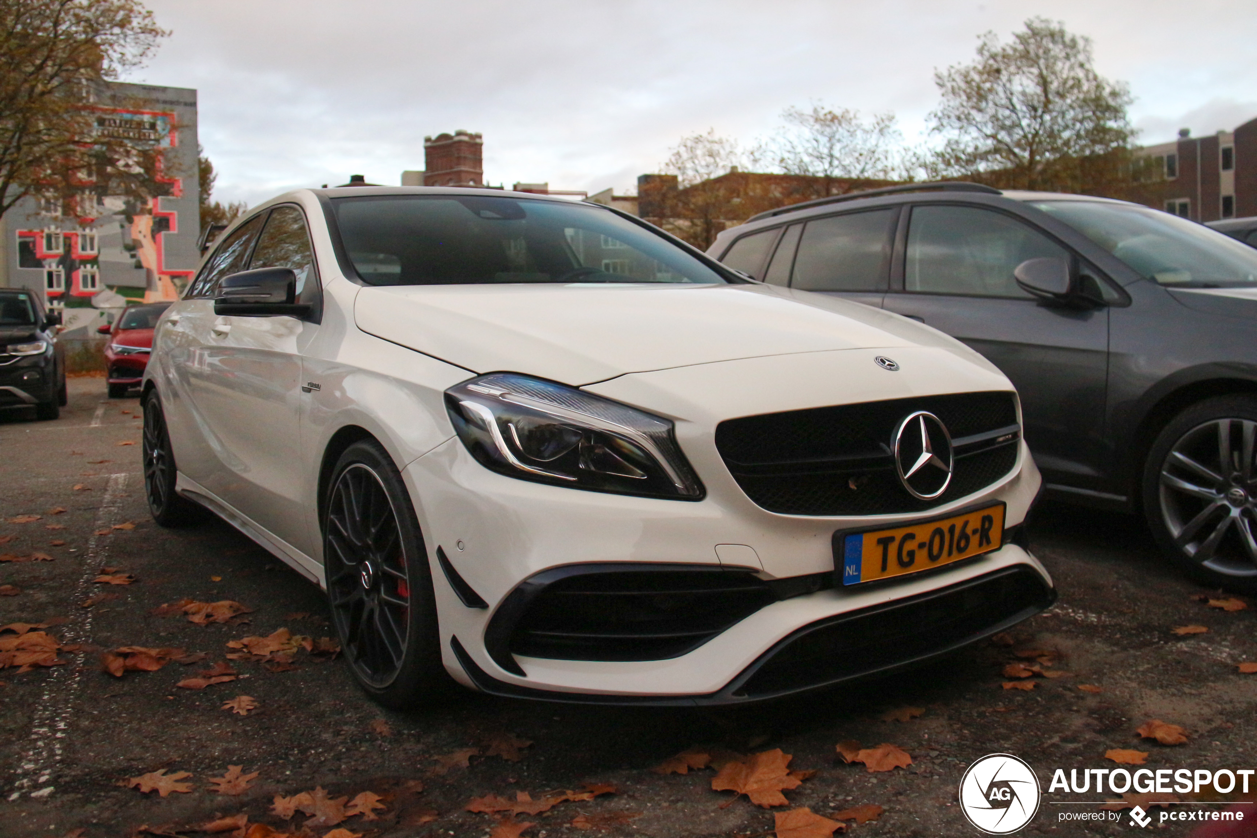 Mercedes-AMG A 45 W176 2015