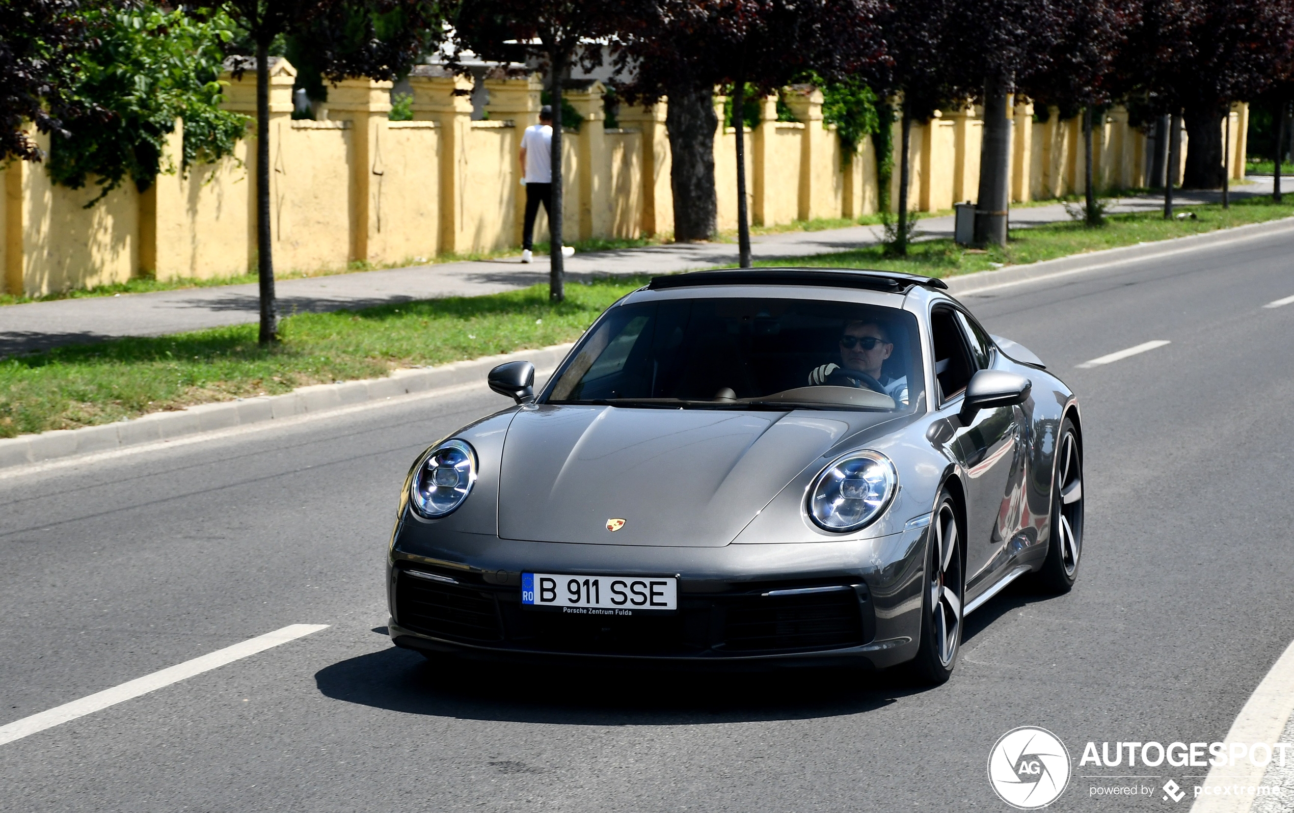 Porsche 992 Carrera 4S