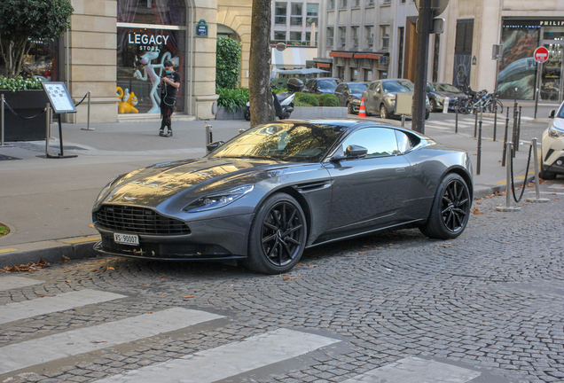 Aston Martin DB11