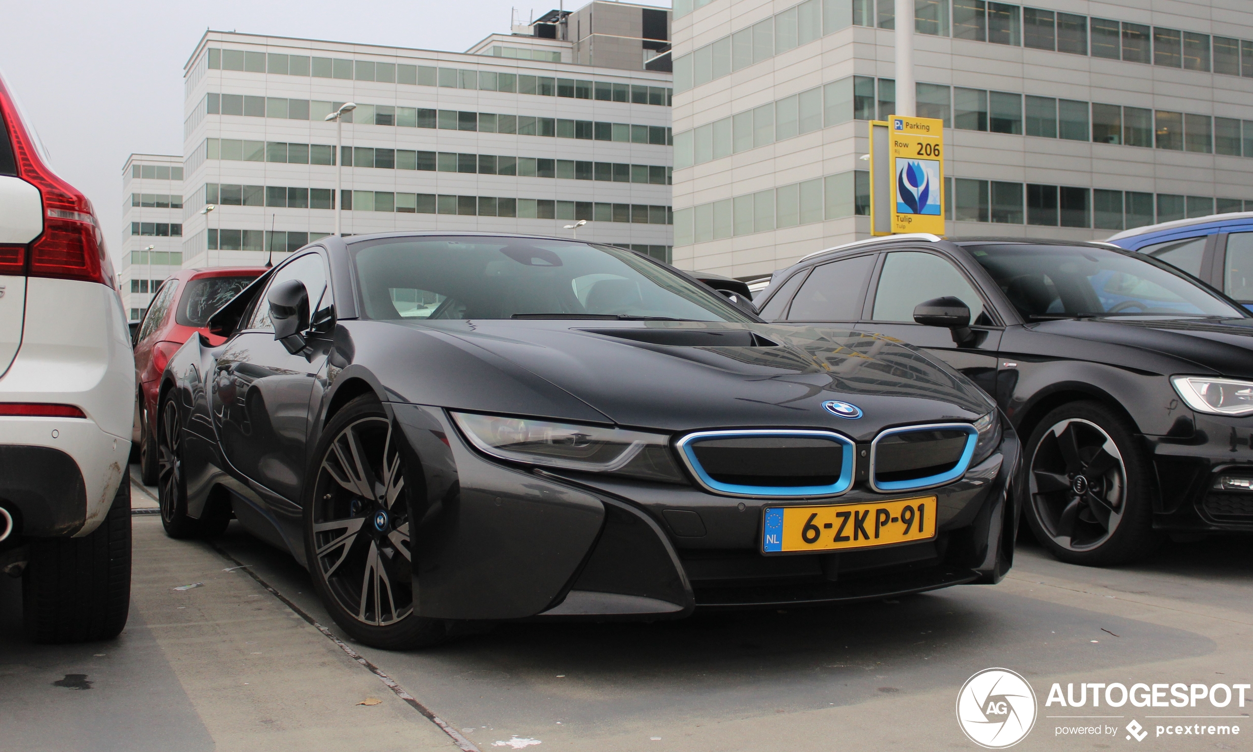 BMW i8