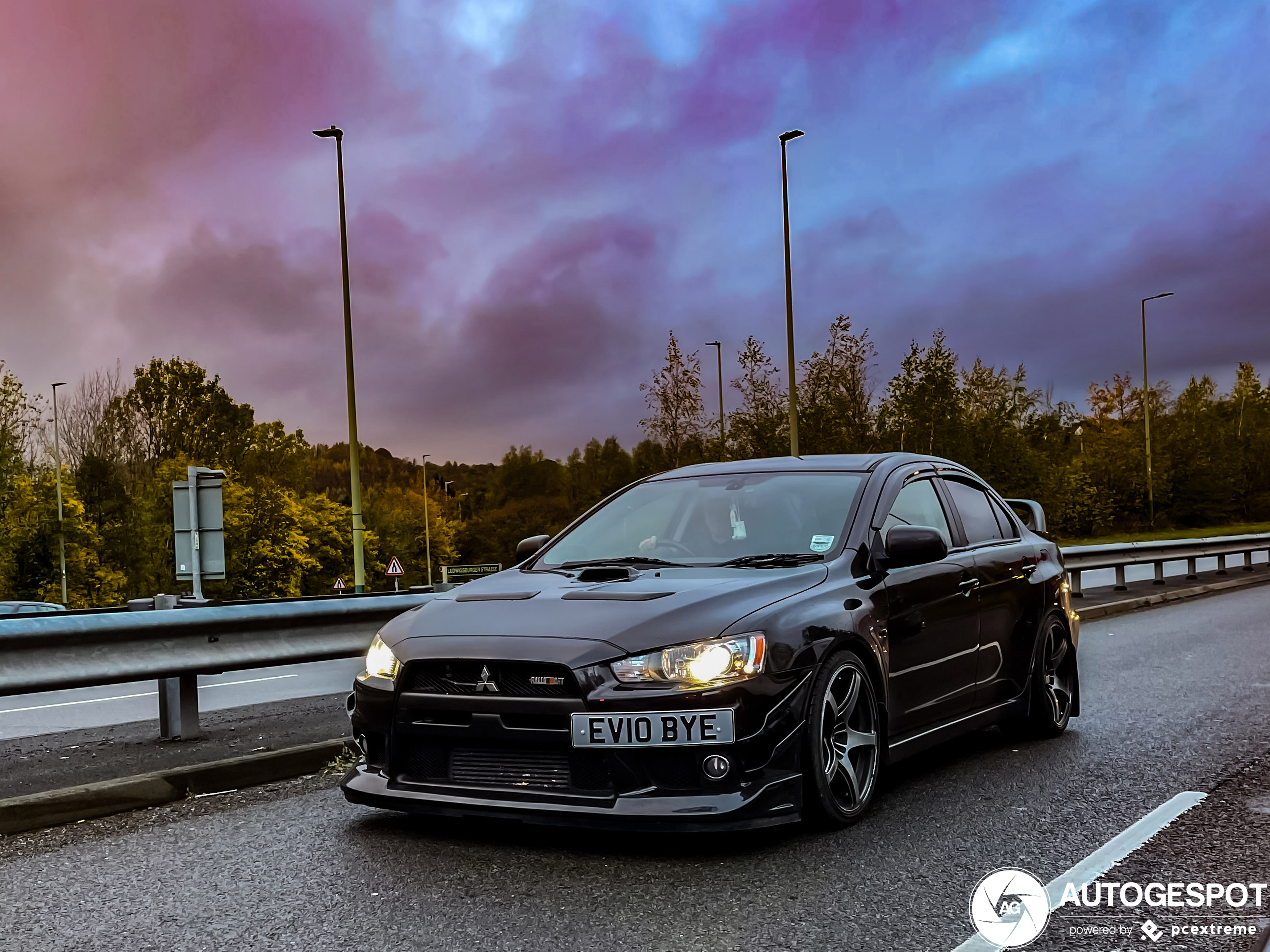 Mitsubishi Lancer Evolution X GSR FQ-300