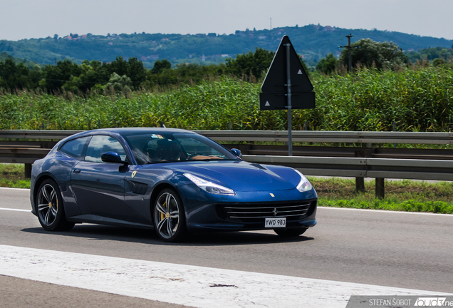 Ferrari GTC4Lusso