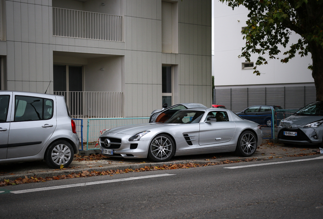 Mercedes-Benz SLS AMG