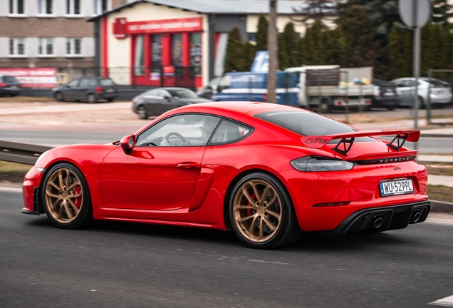 Porsche 718 Cayman GT4