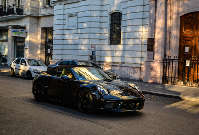 Porsche 992 Carrera 4 GTS Cabriolet