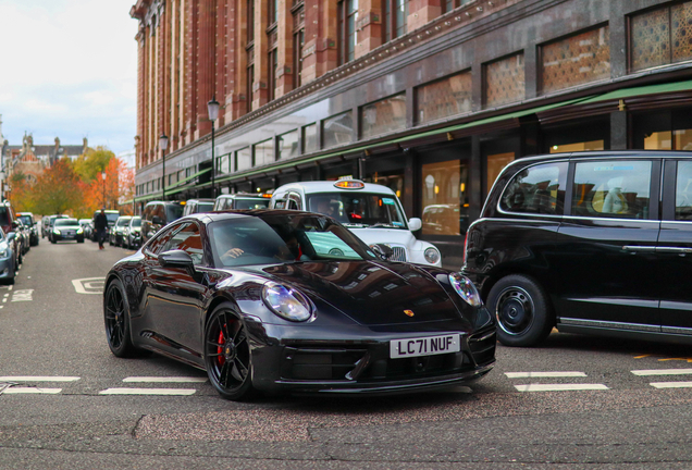 Porsche 992 Carrera GTS