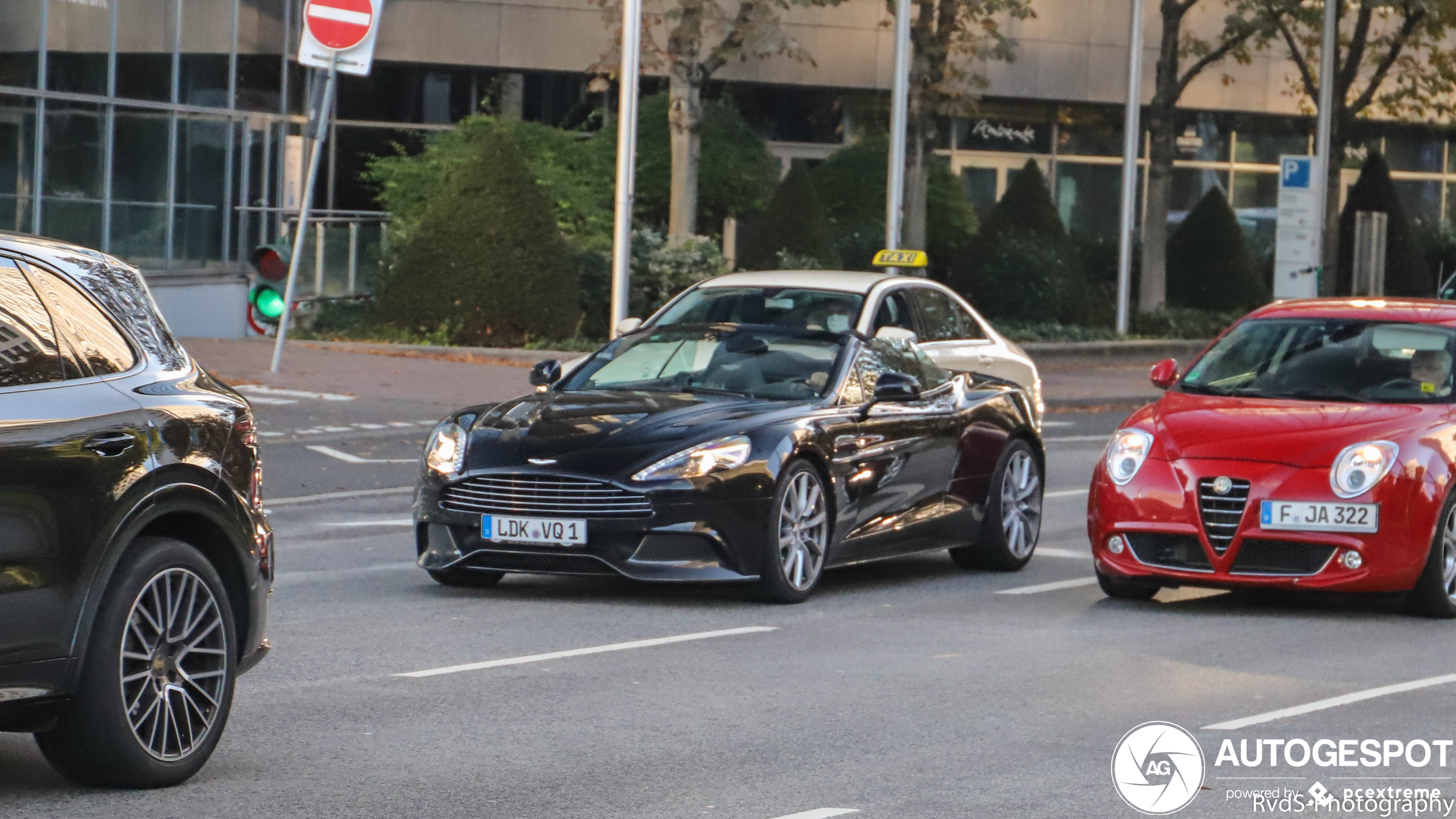 Aston Martin Vanquish Volante