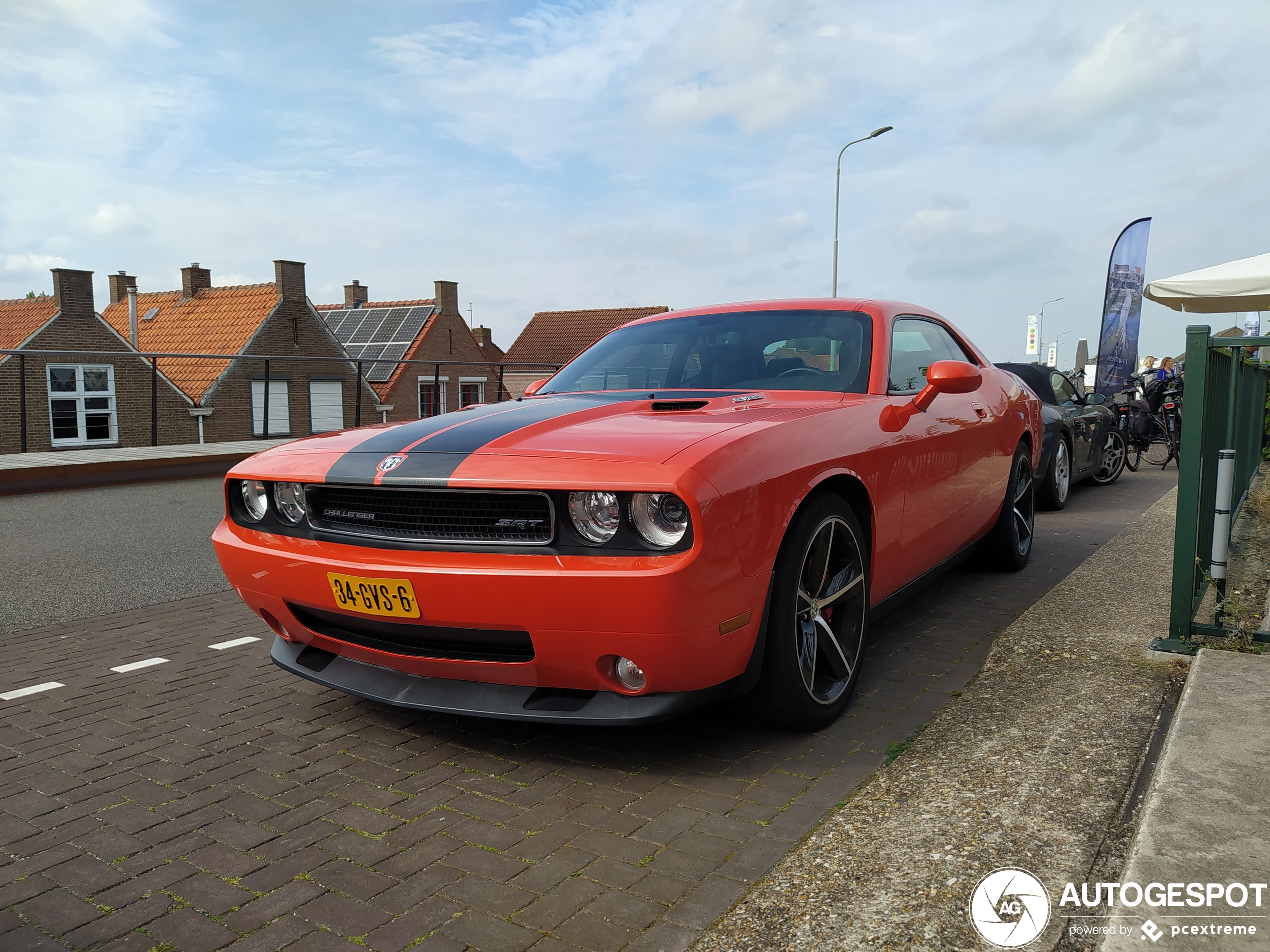 Dodge Challenger SRT-8