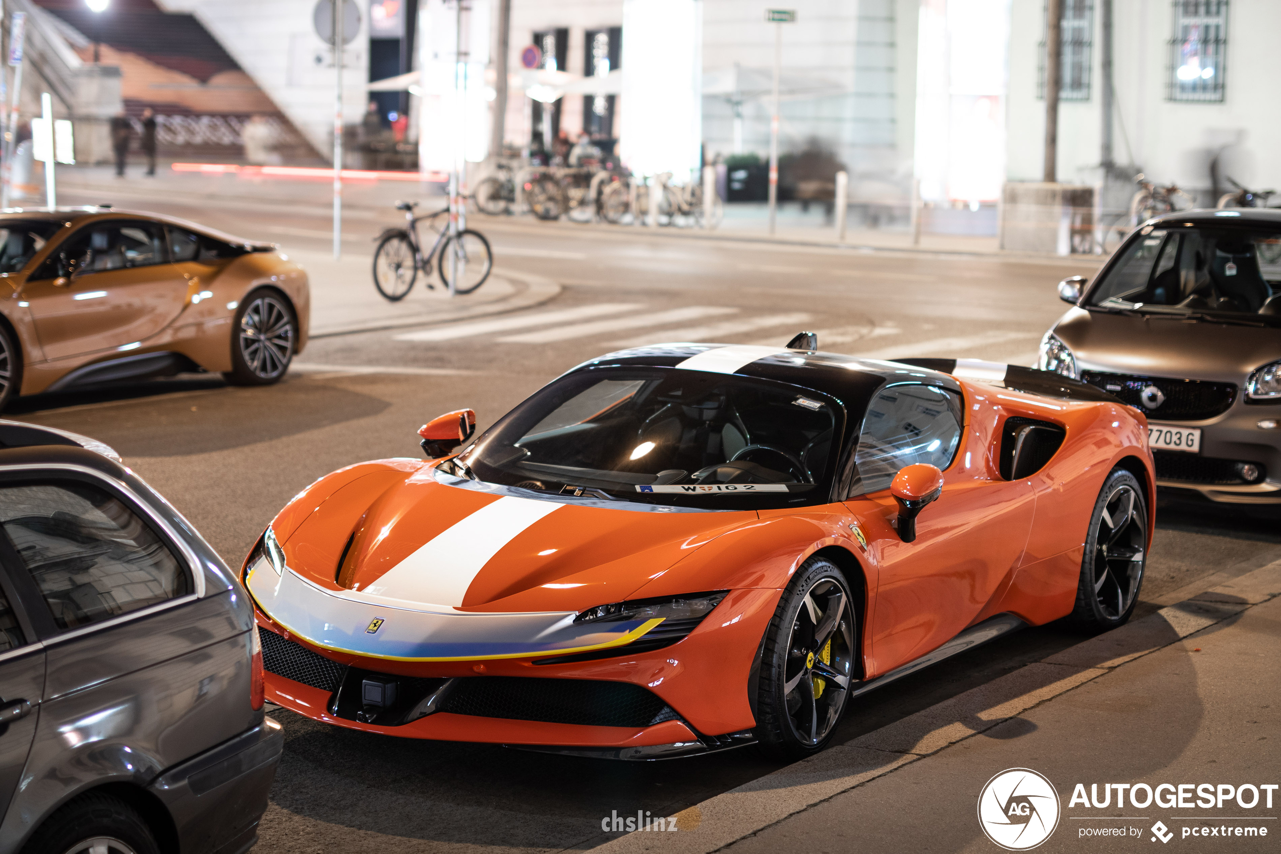 Ferrari SF90 zagen we niet eerder in het oranje