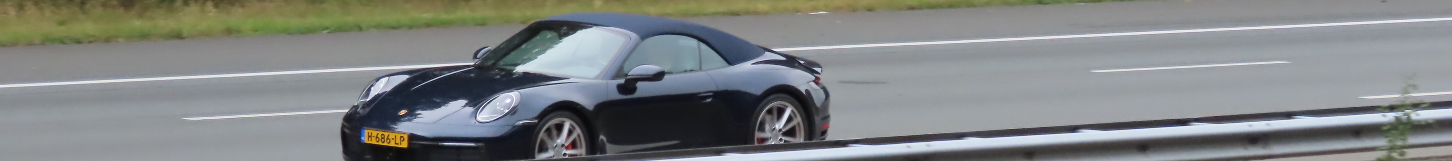 Porsche 992 Carrera 4S Cabriolet