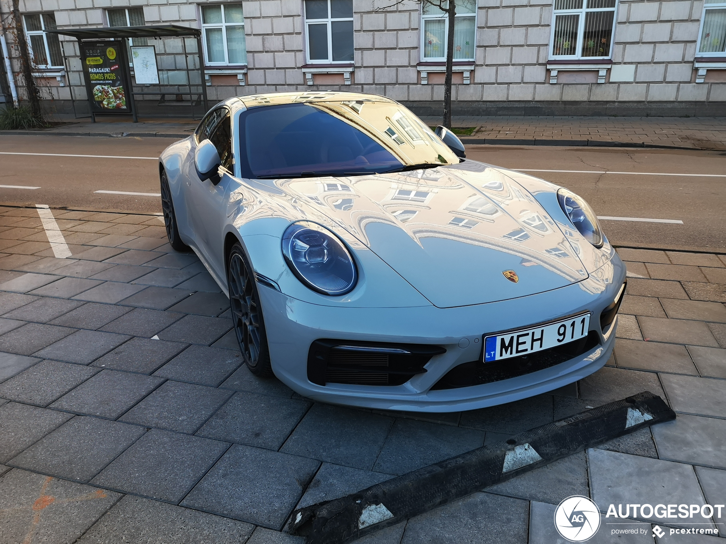 Porsche 992 Carrera 4S