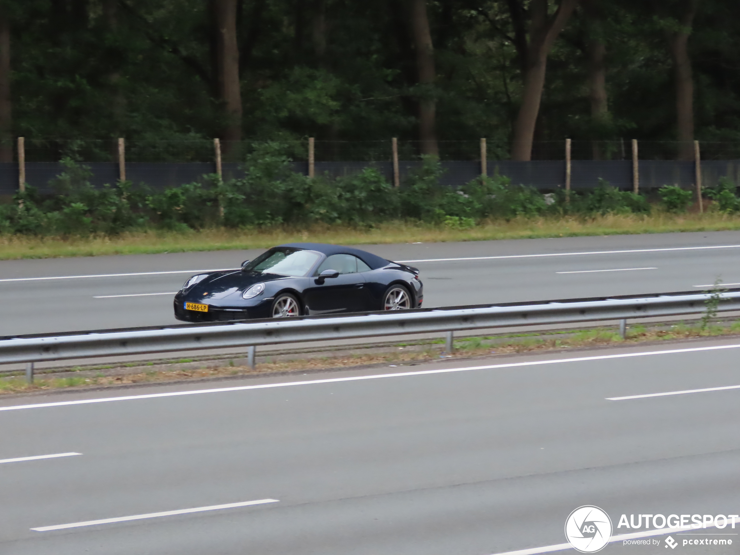 Porsche 992 Carrera 4S Cabriolet