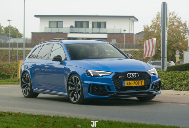 Audi RS4 Avant B9