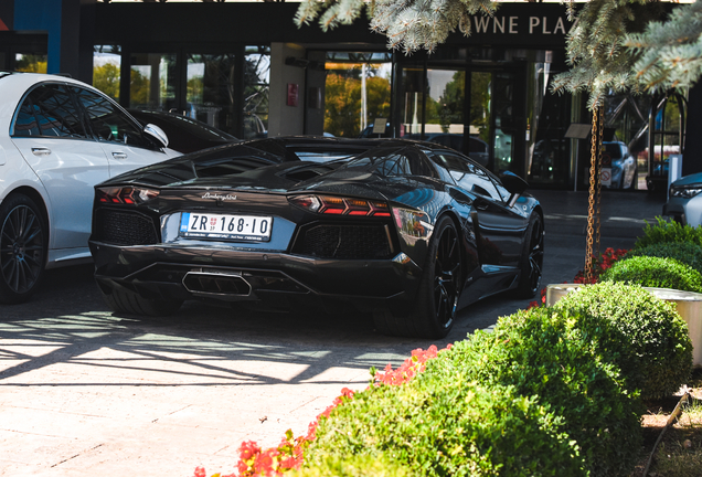 Lamborghini Aventador LP700-4 Roadster