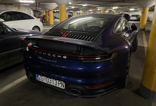 Porsche 992 Carrera 4S