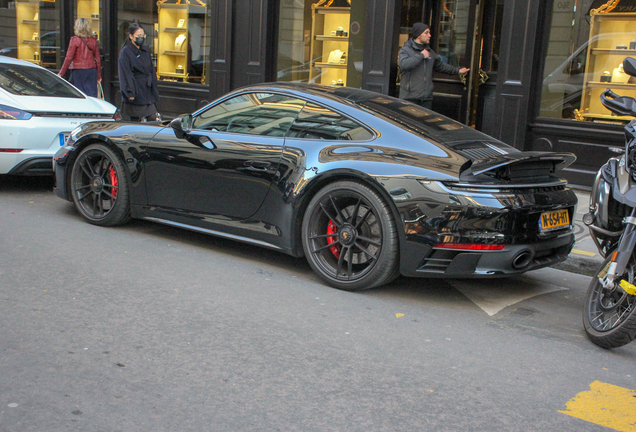 Porsche 992 Carrera GTS