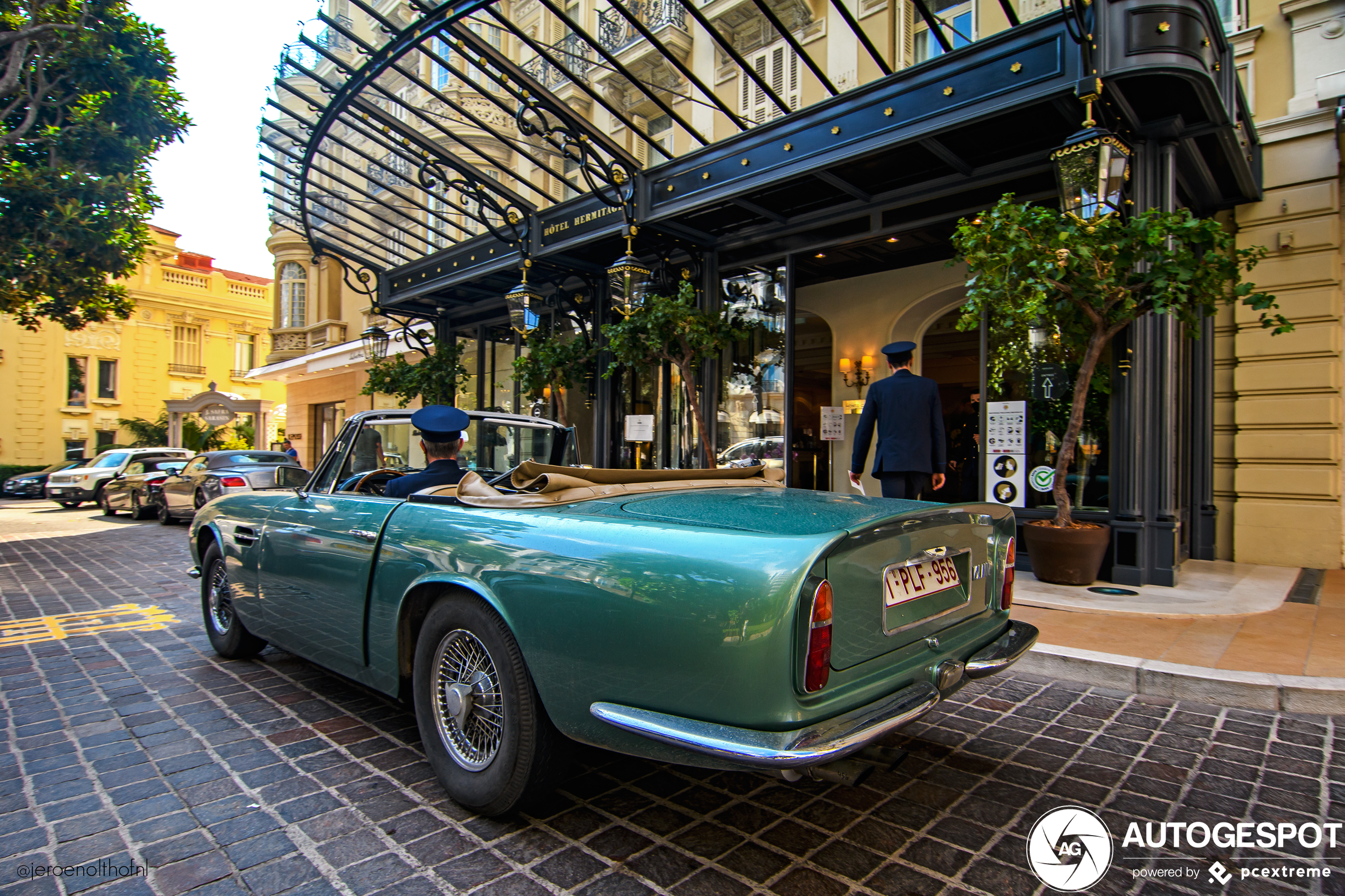 Aston Martin DB6 Vantage Volante