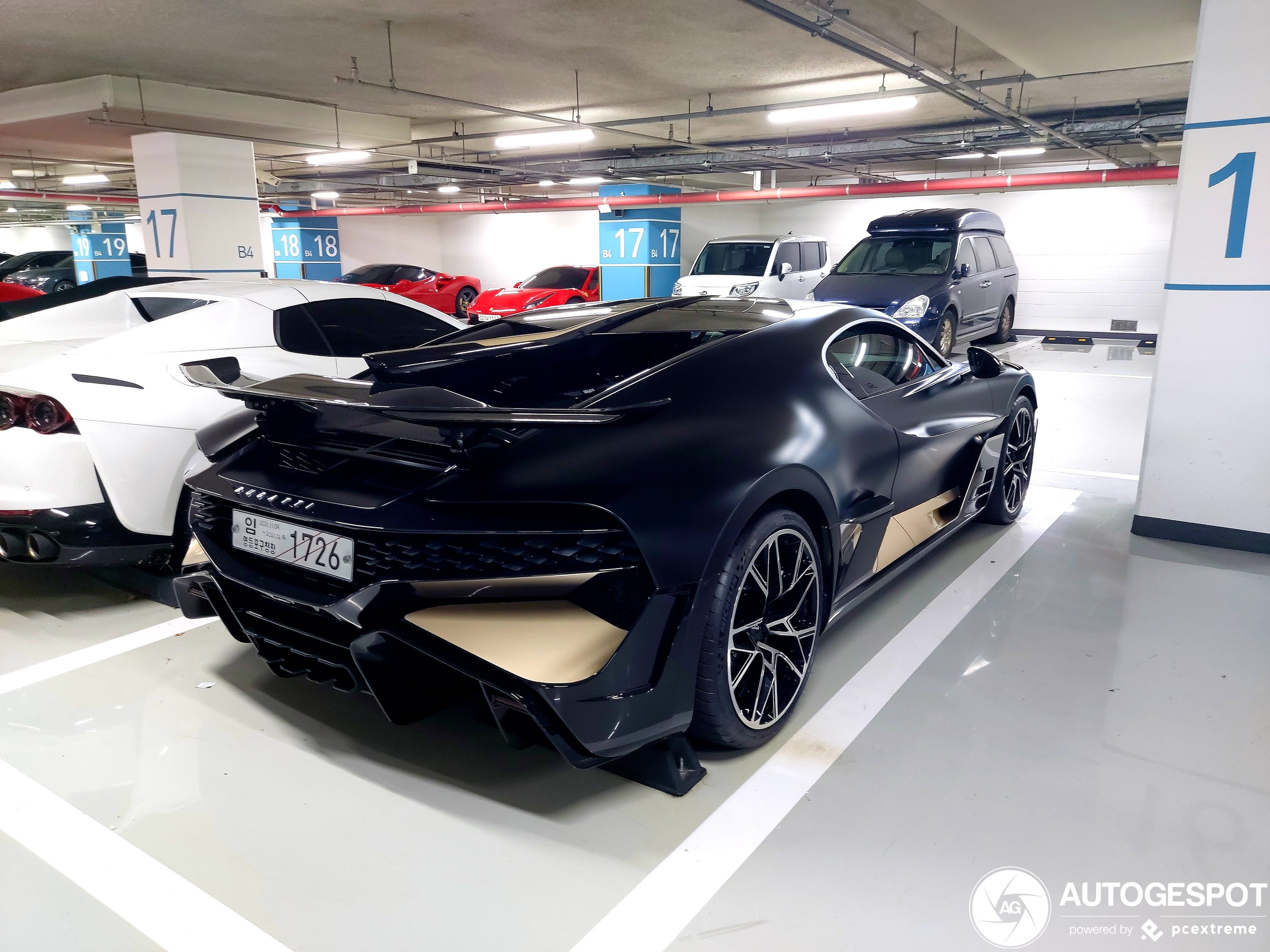 Bugatti Divo - 11 November 2021 - Autogespot