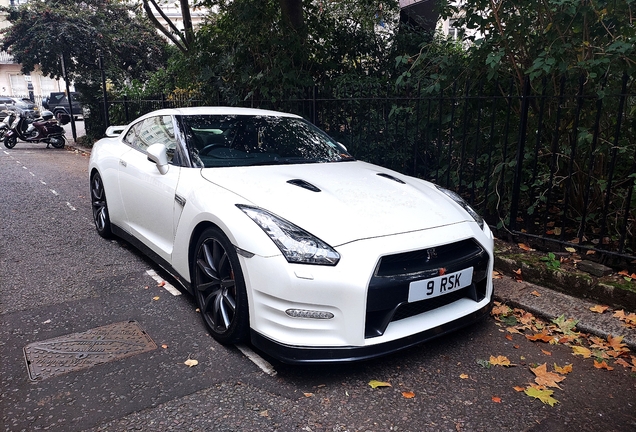 Nissan GT-R 2011